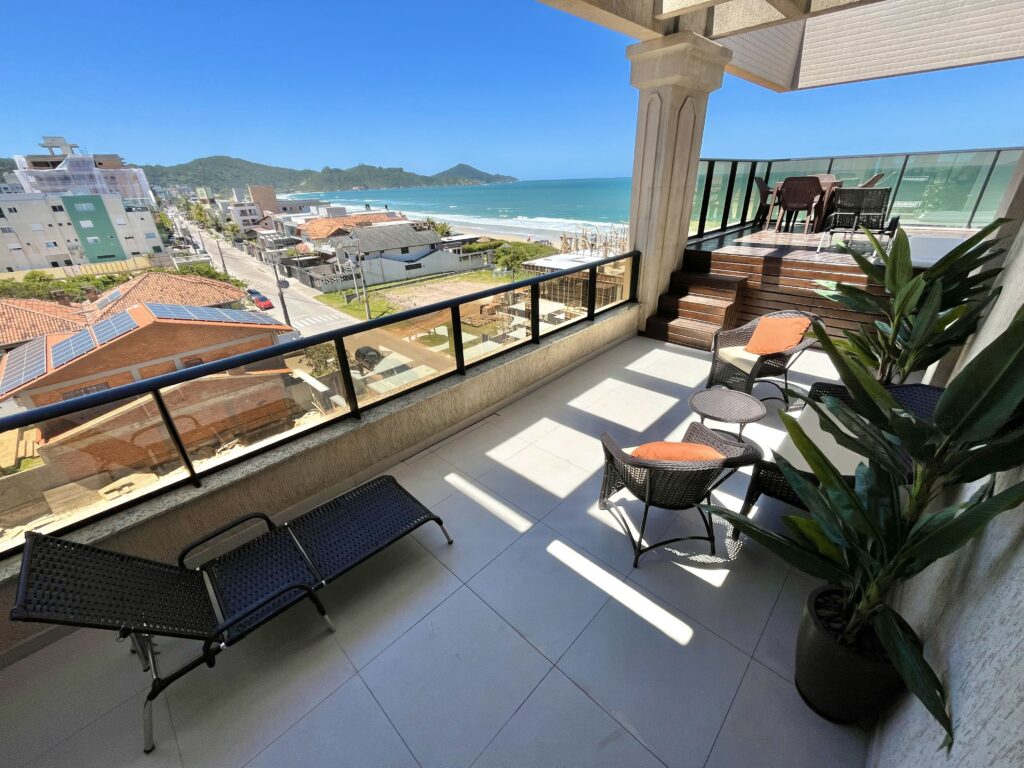 Área de lazer - terraço com vista ao mar