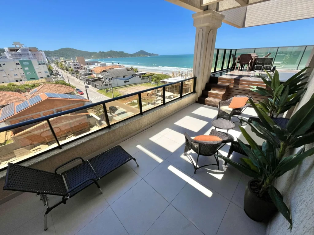 Área de lazer - vista para praias do Mariscal e Atalaia.